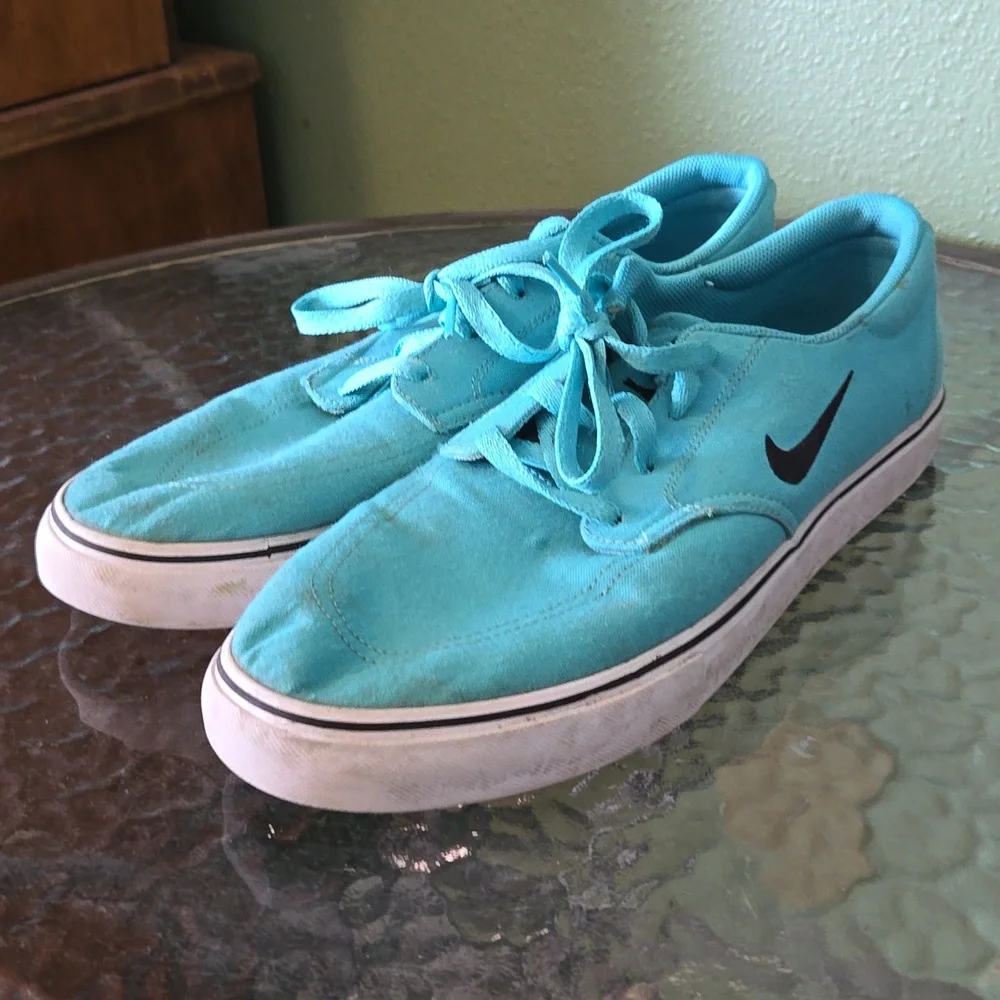 Nike men's shoes‎